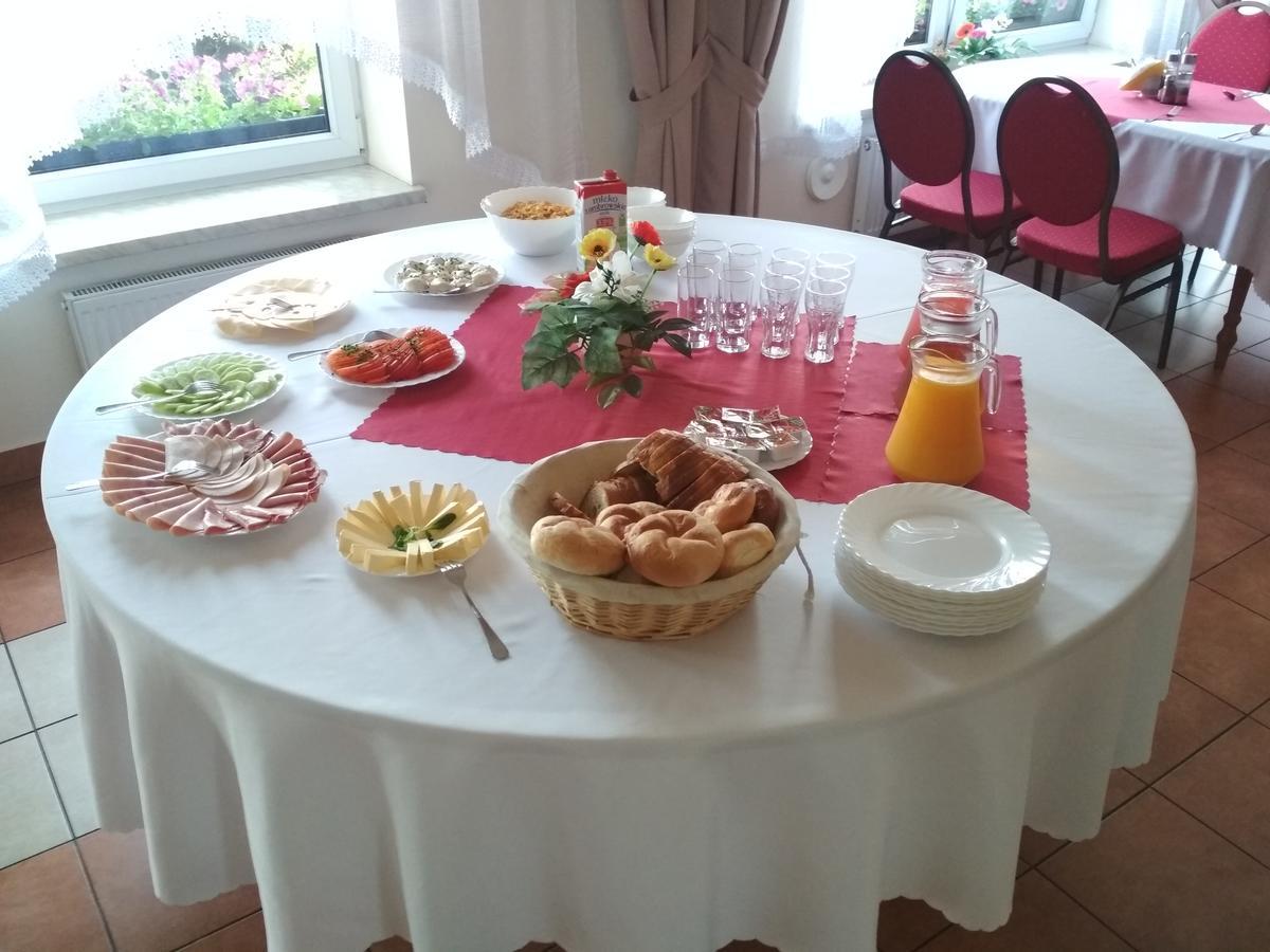 Zajazd Skorpion B&B Освенцим Экстерьер фото